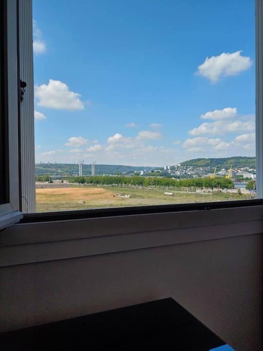 Spacieux F4 Avec Vue Panoramique Et 2 Places De Parking Rouen Exterior photo