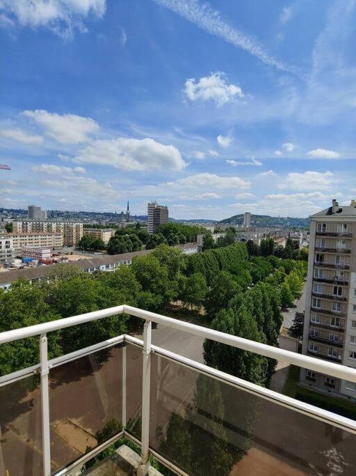 Spacieux F4 Avec Vue Panoramique Et 2 Places De Parking Rouen Exterior photo